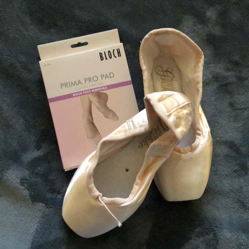 Grishko 2007 pointe shoes and toe pads